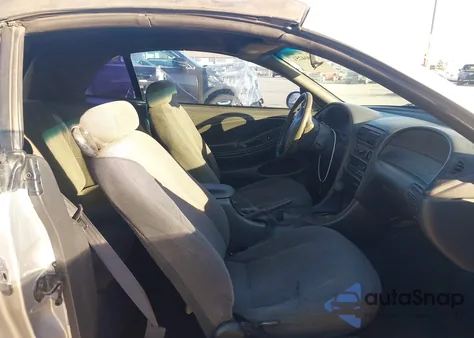 2000 Ford Mustang from USA, damaged, VIN 1FAFP444XYF102477